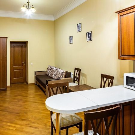 13 Franka Apartment 2 Львов Экстерьер фото