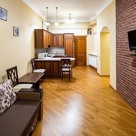 13 Franka Apartment 2 Львов Экстерьер фото