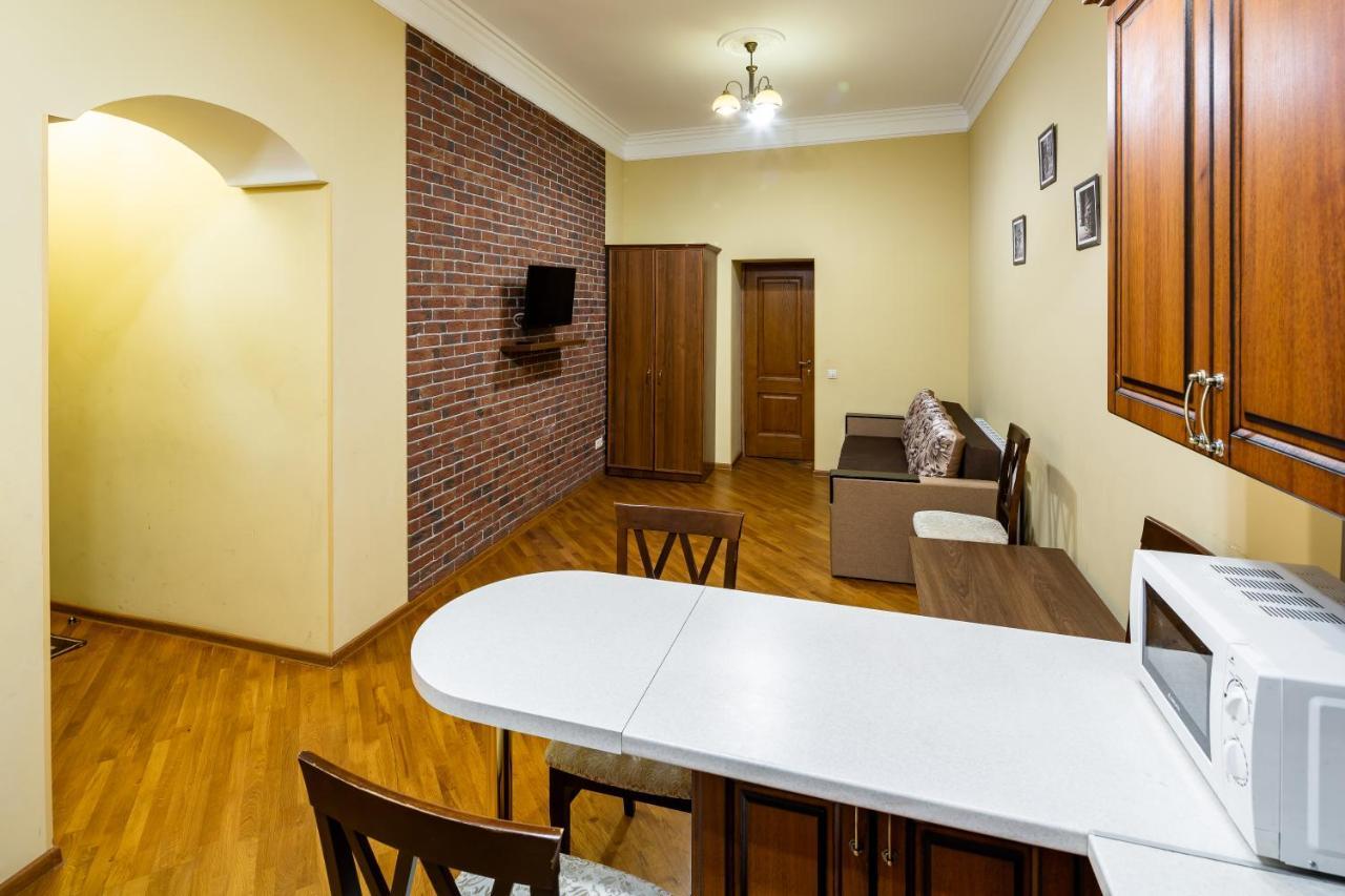 13 Franka Apartment 2 Львов Экстерьер фото