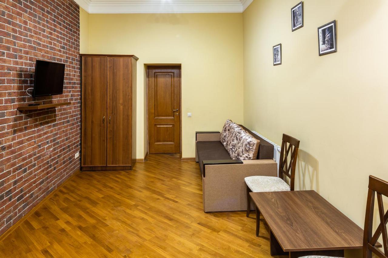13 Franka Apartment 2 Львов Экстерьер фото