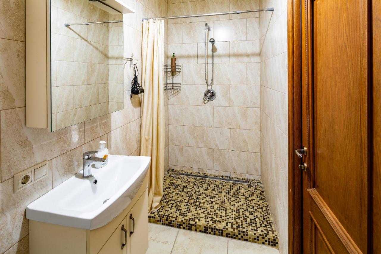 13 Franka Apartment 2 Львов Экстерьер фото